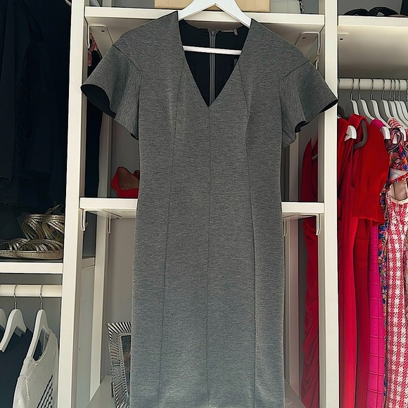 Elie Tahari gray, structured sheath dress with flutter sleeves - Picture 4 of 7